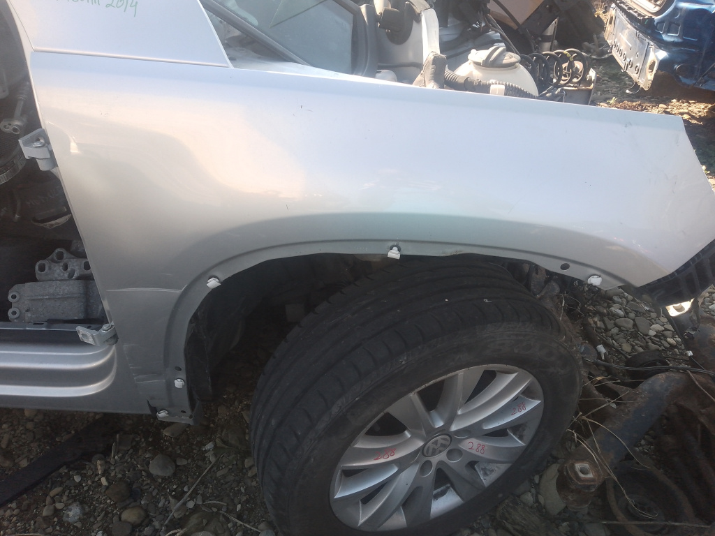 Aripa Dreapta Fata Volkswagen Tiguan 2014, CU DEFECT