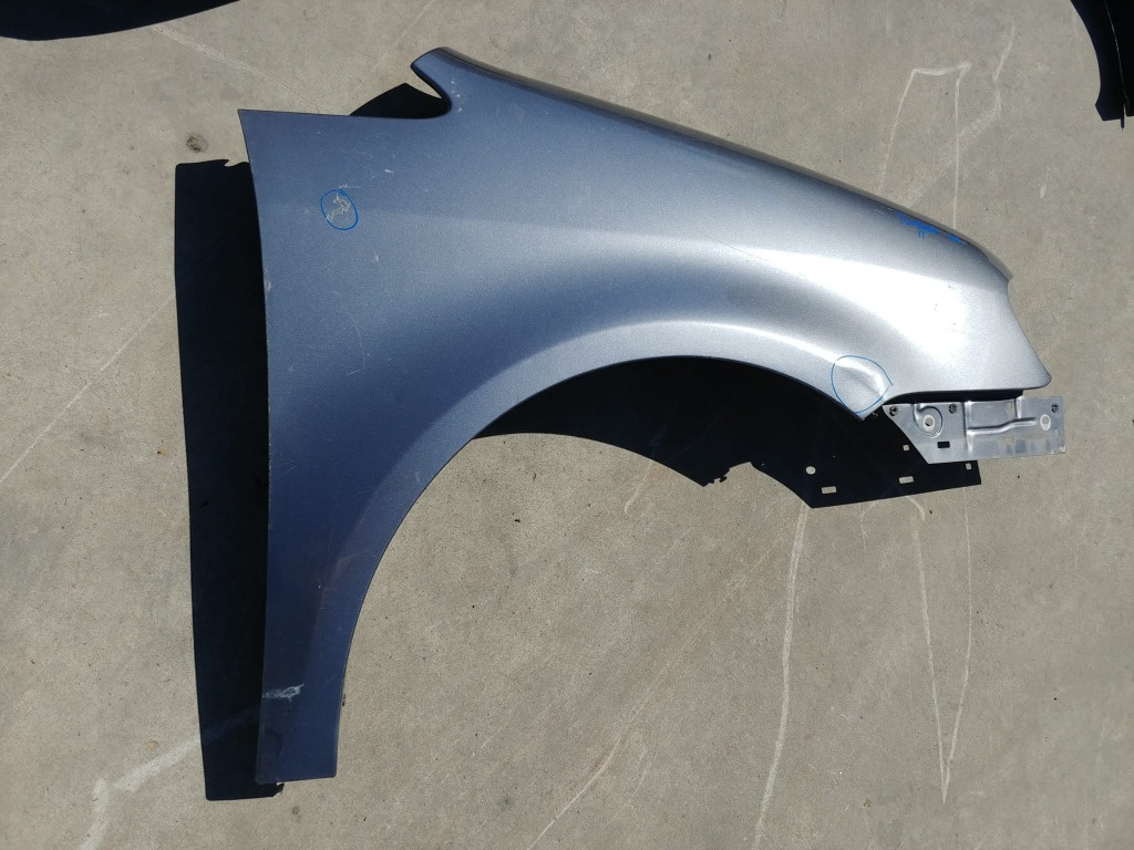 Aripa dreapta fata vw touran 1t