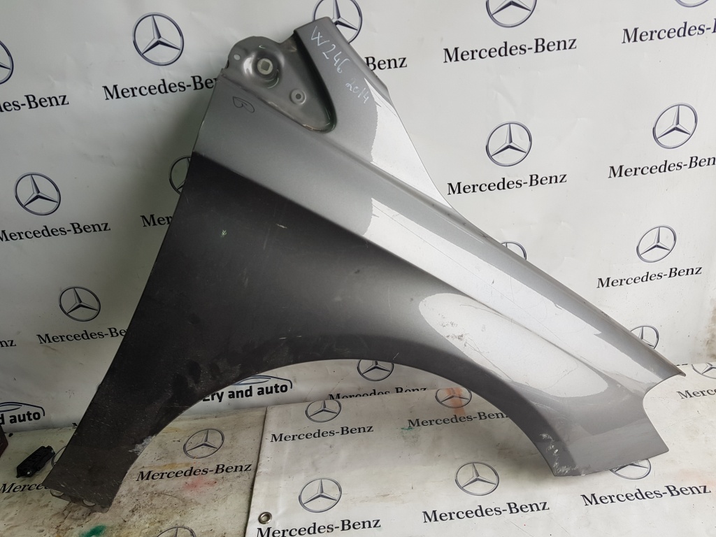 Aripa dreapta Mercedes B Class W246 an 2014
