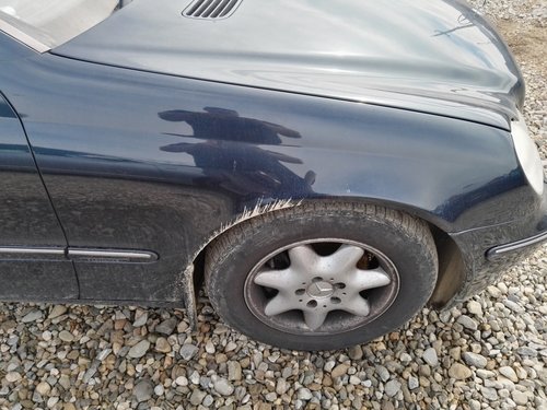 Aripa dreapta Mercedes C-CLASS C220 CDI w203