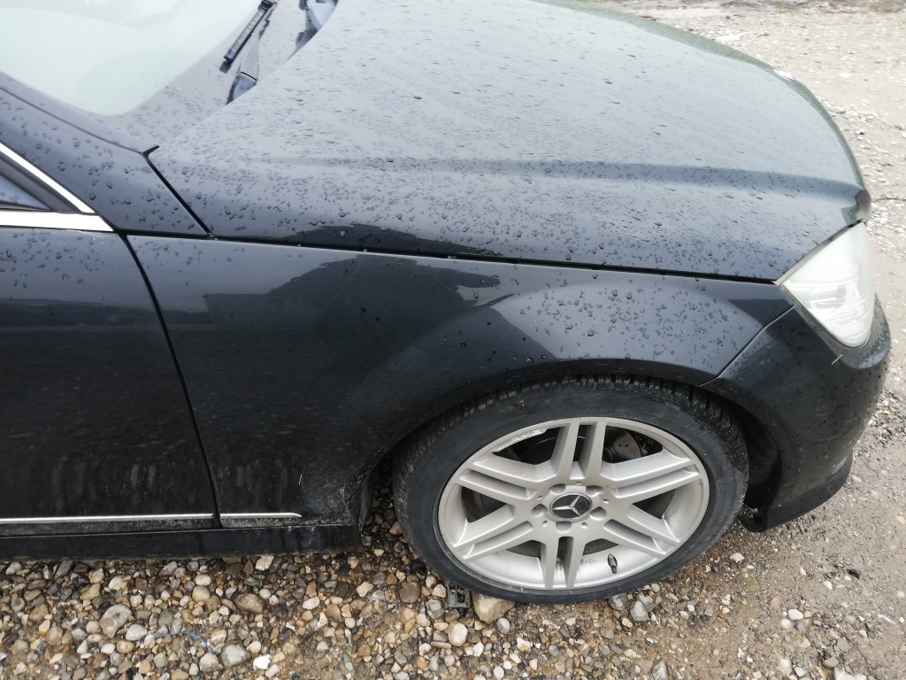Aripa dreapta Mercedes C Class W204 220 cdi