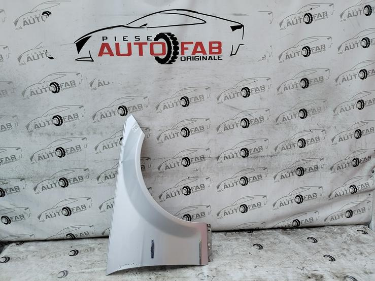 Aripa dreapta Mercedes C-Class W204 an 2007-2008-2009-2010-2011-2012-2013-2014 VERNVB9BAT