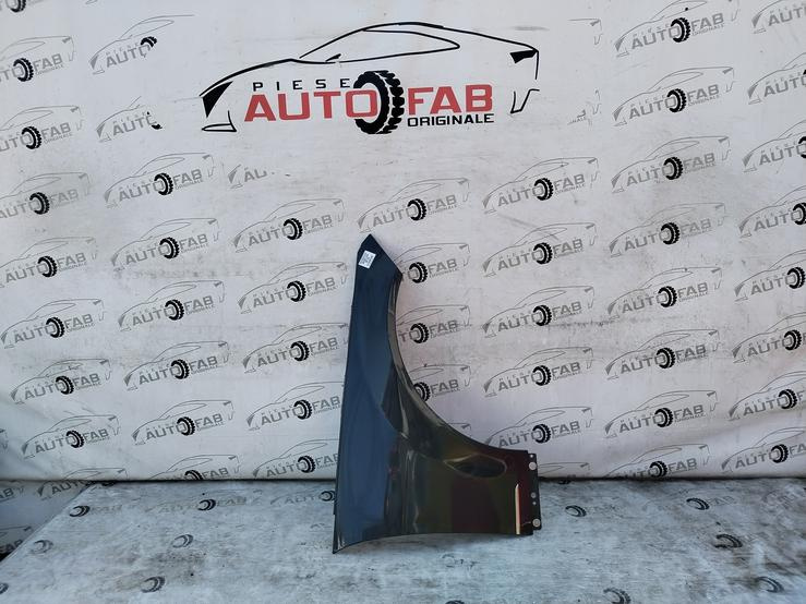 Aripa dreapta Mercedes C-Class W204 an 2007-2008-2009-2010-2011-2012-2013-2014 RG4WXK7DVV