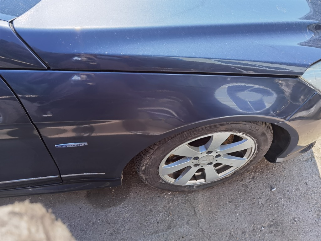 Aripa dreapta Mercedes C220 cdi w204