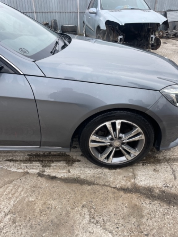 Aripa dreapta Mercedes e class w212 facelift