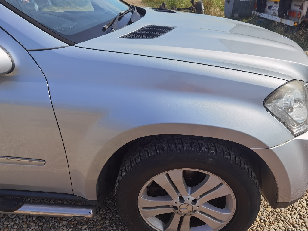 Aripa dreapta Mercedes GL X164