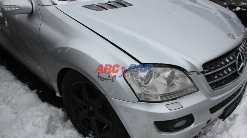 Aripa dreapta Mercedes ML-Class W164 2006-2009