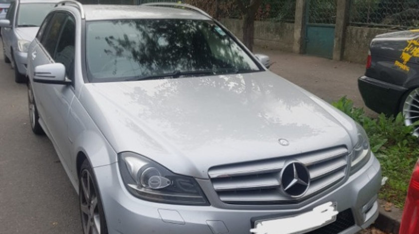 Aripa dreapta Mercedes w204 facelift