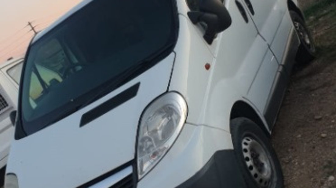 Aripa dreapta Opel Vivaro 2.0 CDTI Euro 4 M9R