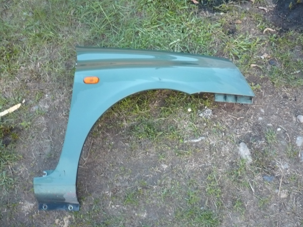 Aripa Dreapta Renault Clio Symbol Verde inchis din ani 2001 2008