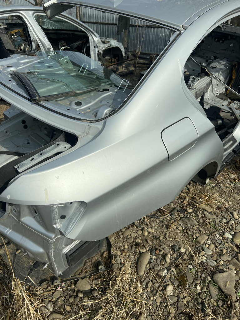 Aripa Dreapta Spate BMW F10 2010