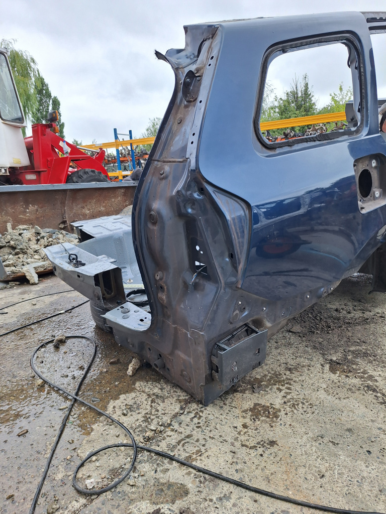 Aripa Dreapta Spate cu Fusta Dacia Logan Mcv 1.0 Benzina 2018, -