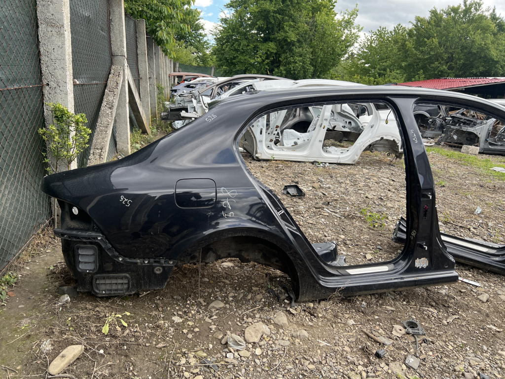 Aripa Dreapta Spate cu Prag Skoda Superb 2 Berlina 2.0 Motorina 2010, -