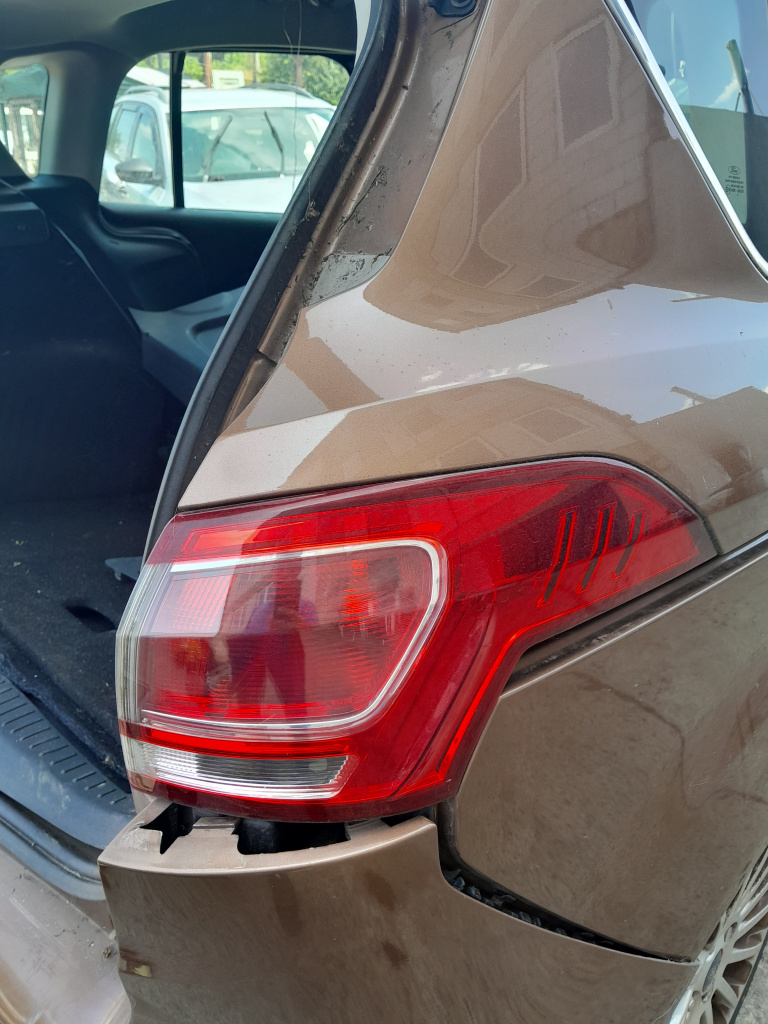 Aripa Dreapta Spate Ford B-MAX 2014