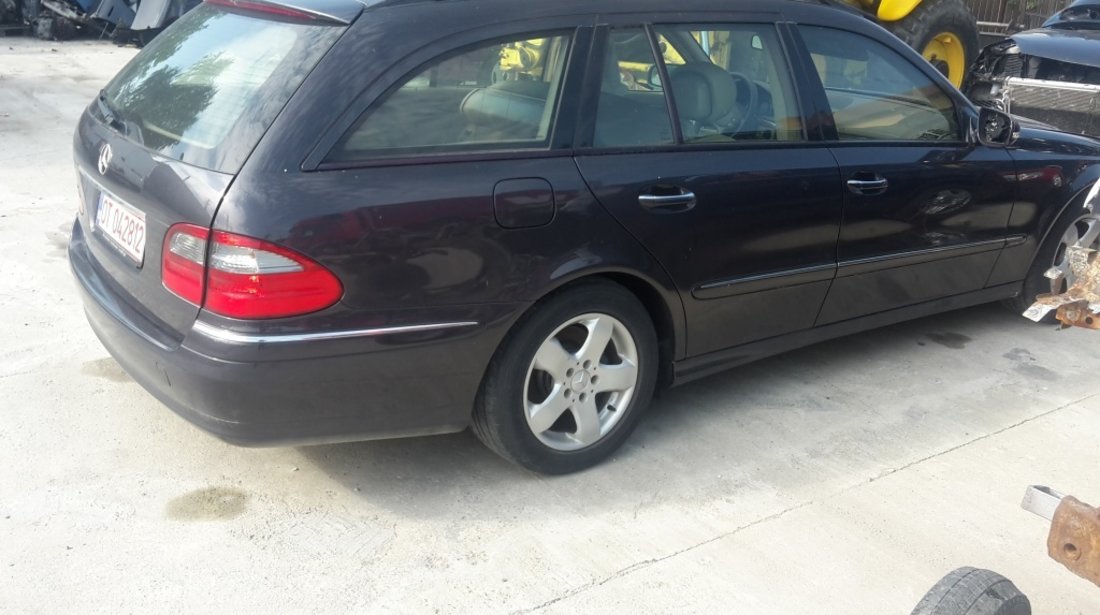 Aripa dreapta spate Mercedes E Class W211 S211 2002 // 2009