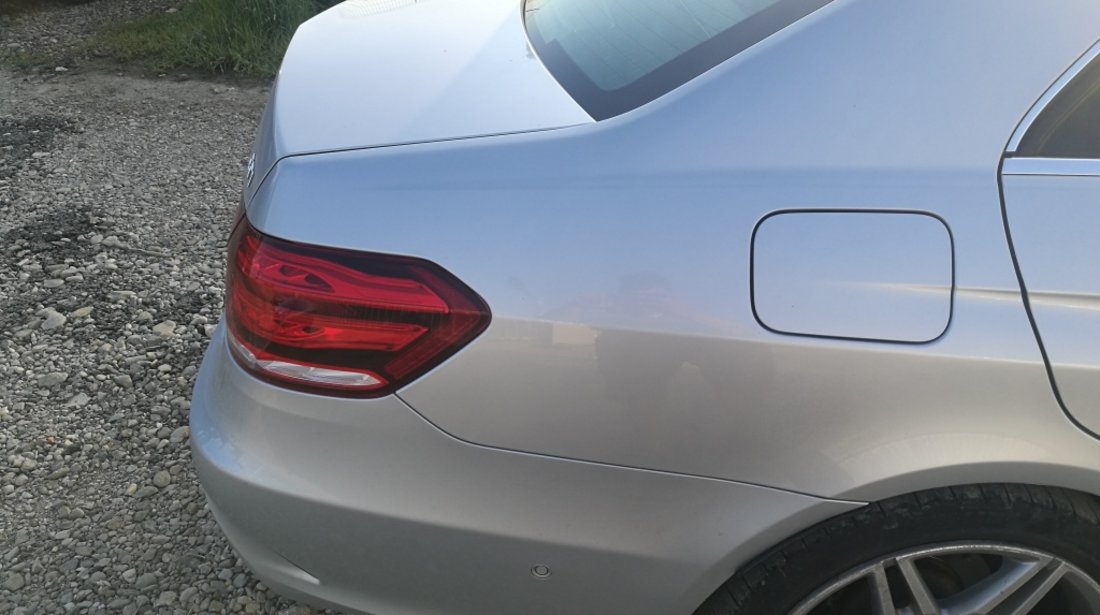 Aripa dreapta spate mercedes w212 facelift