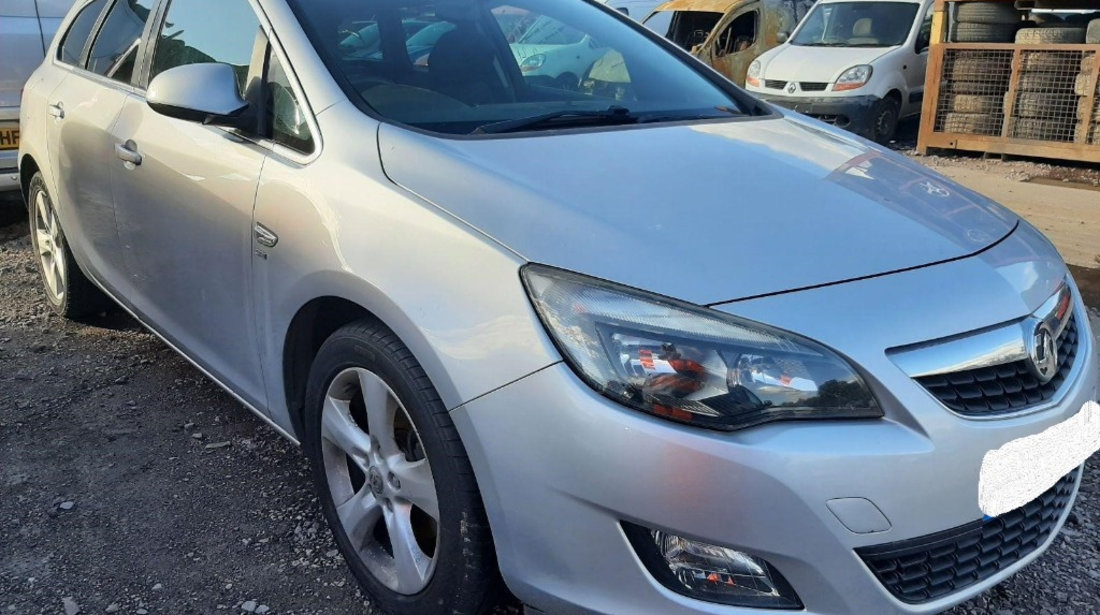 Aripa dreapta spate Opel Astra J 2011 BREAK 1.7 DTI A17DTR