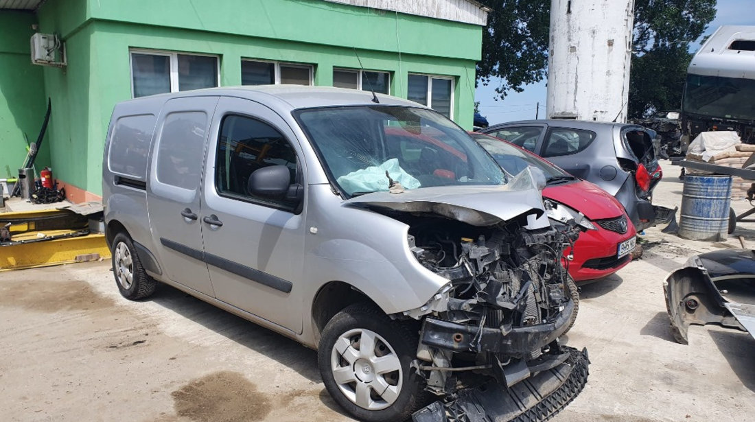 Aripa dreapta spate Renault Kangoo 2 2013 maxi 1.5 dci k9k 608