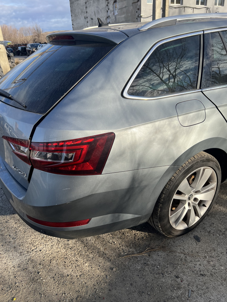 Aripa Dreapta Spate Skoda Superb 3 Break 2018