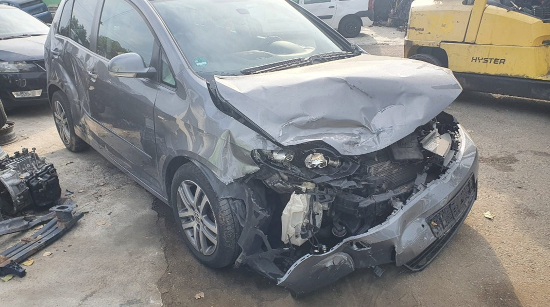 Aripa dreapta spate Volkswagen Golf 6 Plus 2011 monovolum 1.6 tdi CAY