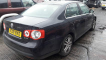 Aripa dreapta spate Volkswagen Jetta 2008 Sedan 2....