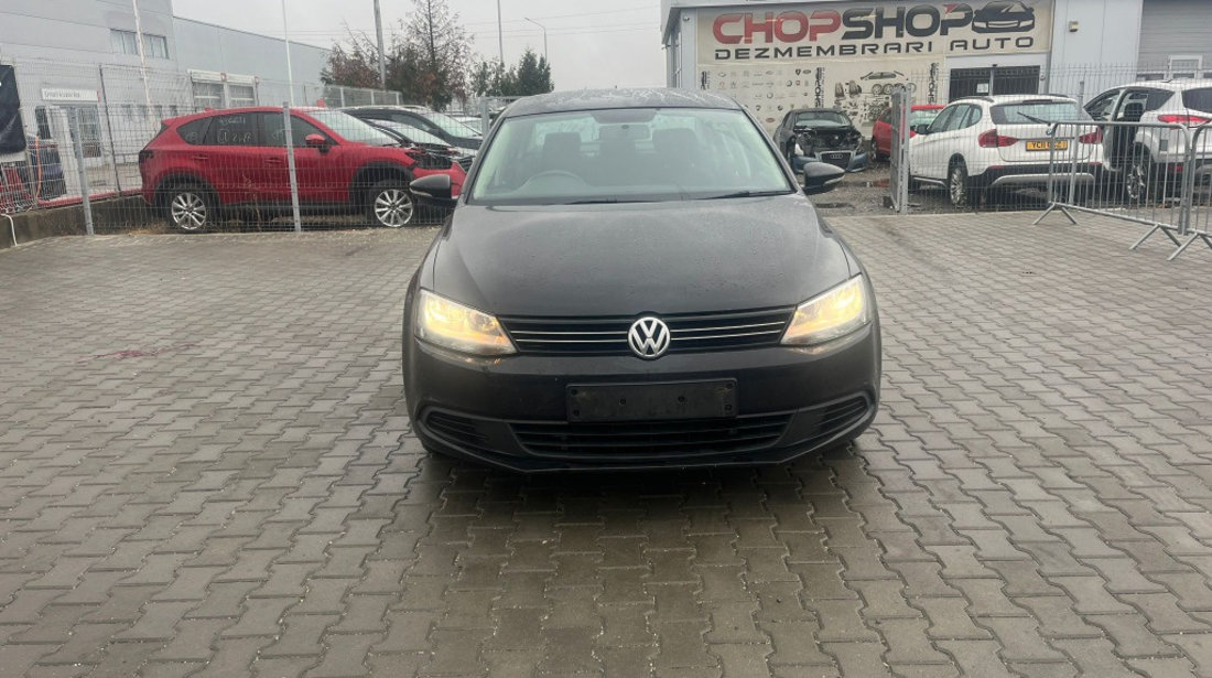 Aripa dreapta spate Volkswagen Jetta 2011 SEDAN 2.0 TDI CFFB