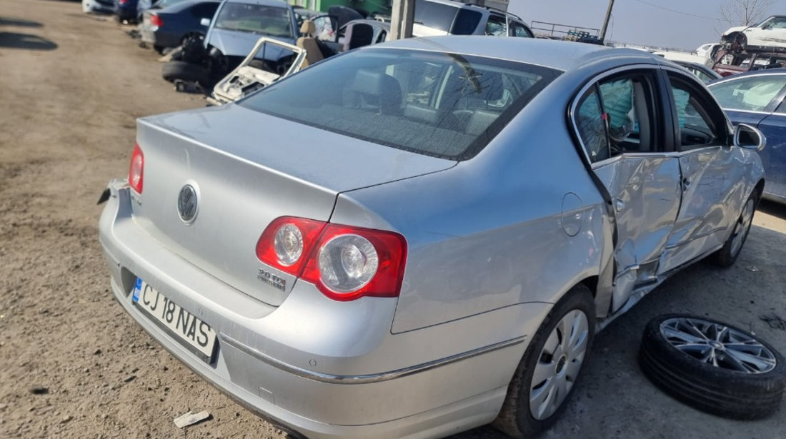 Aripa dreapta spate Volkswagen Passat B6 2010 berlina 2.0 TDI 4MOTION CBBB