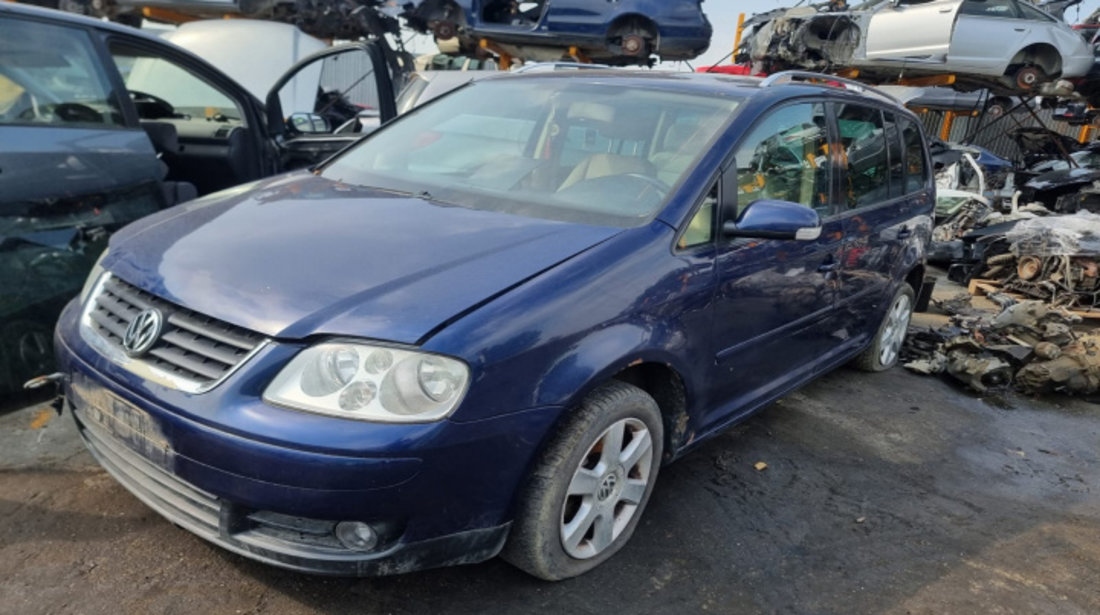 Aripa dreapta spate Volkswagen Touran 2004 Monovolum 2.0 tdi AZV