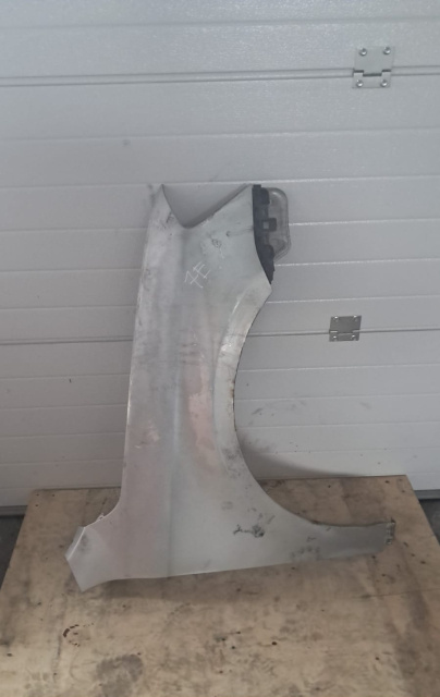 Aripa fata dreapta cu defect Volkswagen VW Passat B7 [2010 - 2015] Variant wagon 5-usi 1.6 MT (105 hp)