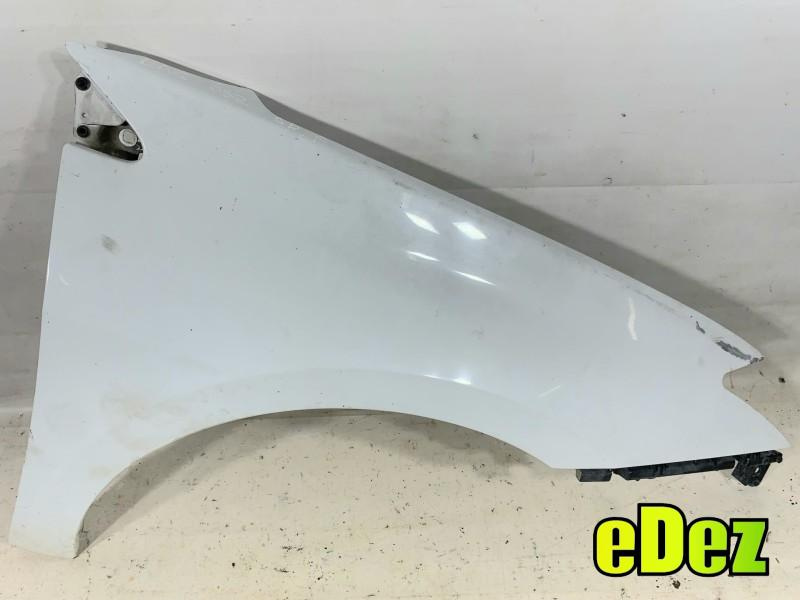 Aripa fata dreapta culoare alba Renault Laguna 3 (2007-2010)