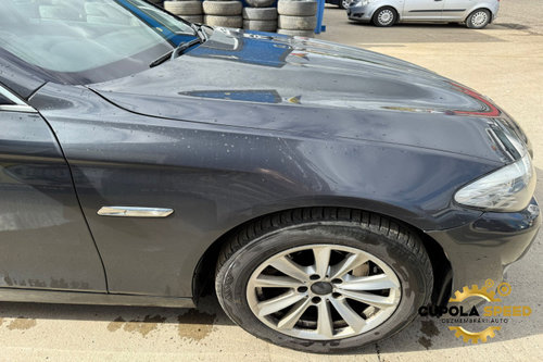 Aripa fata dreapta culoare SOPHISTOGRAU BRILLANTEFFEKT METALLI (A90) BMW Seria 5 F10 [2009 - 2013]