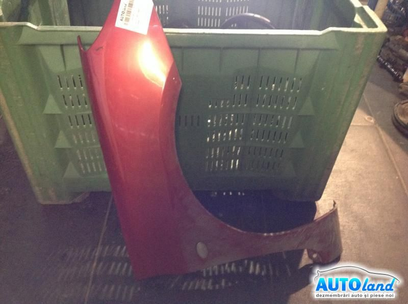Aripa Fata Dreapta Fisura 4 Cm Peugeot 307 3A/C 2000
