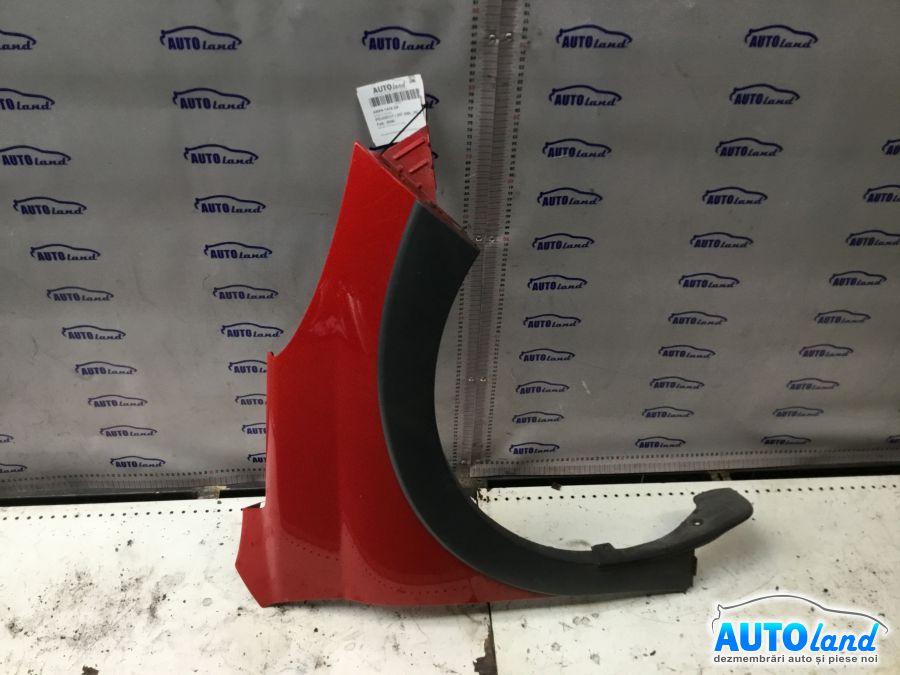 Aripa Fata Dreapta Model cu Bandou Peugeot 207 2006