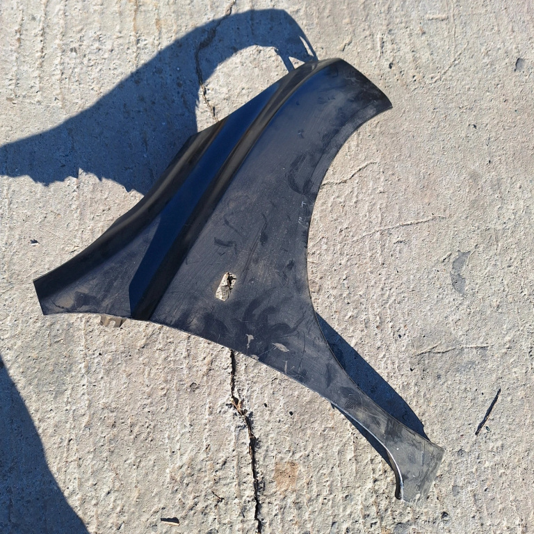 Aripa Fata,dreapta,Negru Nissan MICRA 3 (K12) 2003 - 2010