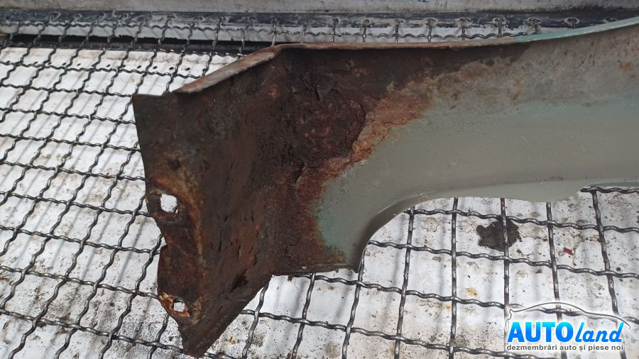 Aripa Fata Dreapta Putina Rugina Jos Ford FIESTA V JH ,JD 2001