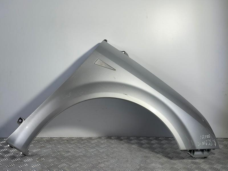 Aripa fata dreapta Renault Scenic 2 2003-2009
