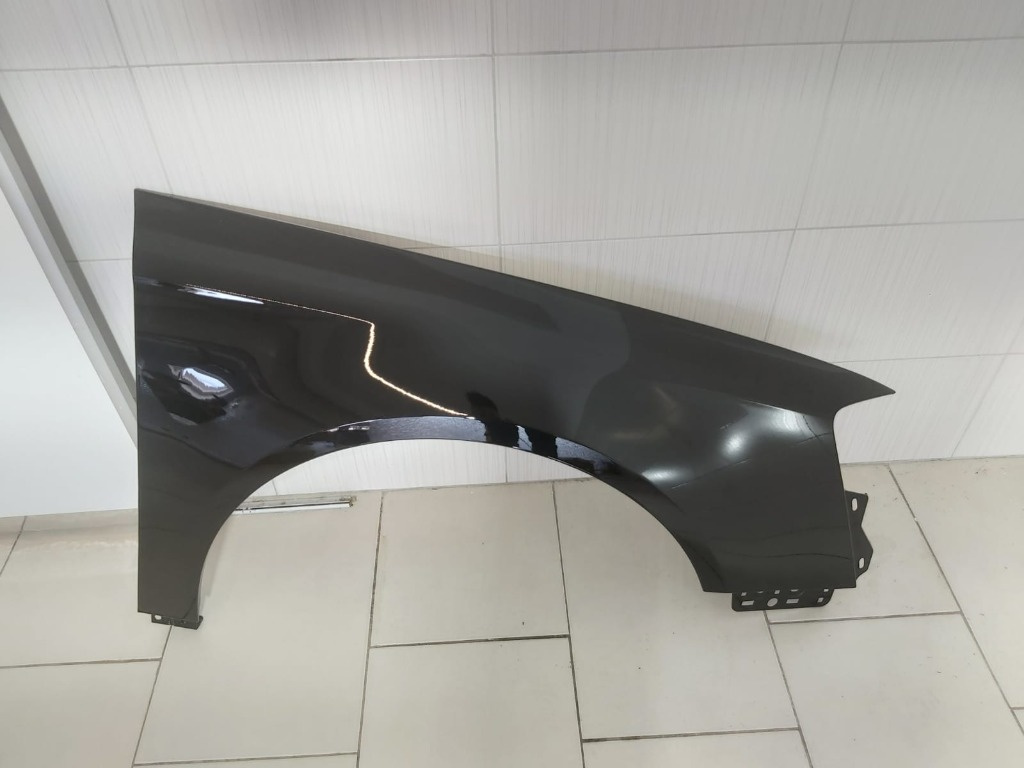 Aripa Fata Dreapta VW Passat B6 2005 2006 2007 2008 2009 2010 2011 Negru LC9X