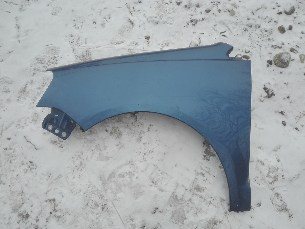 Aripa Fata Stanga Albastra VW Polo 9N2 2005 2009