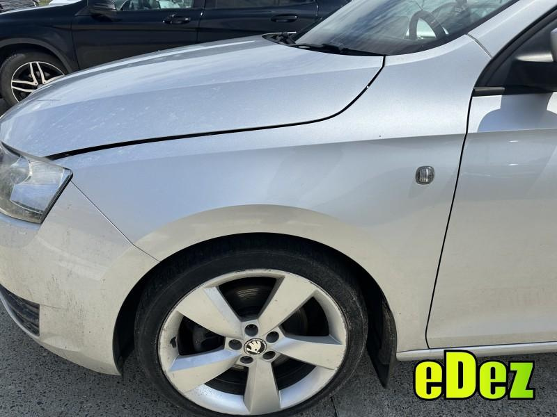 Aripa fata stanga culoare argintiu - la7w Skoda Rapid (2012-2017)