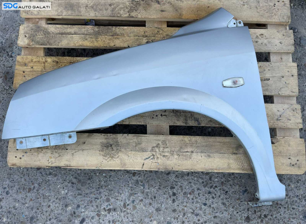 Aripa Fata Stanga Kia Carens 1999 - 2006 Culoare C5 [B3257]
