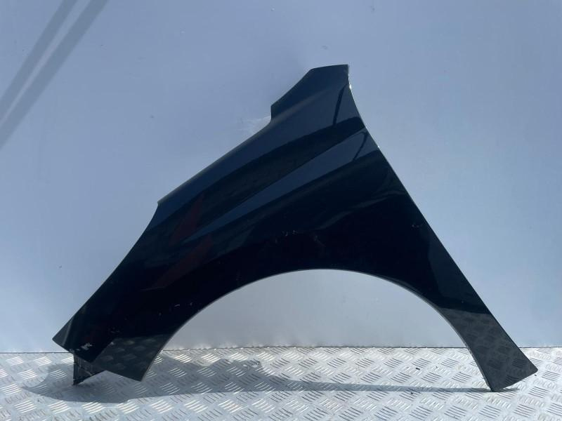 Aripa fata stanga Peugeot 207 2006->