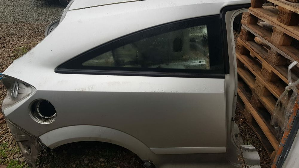 Aripa fusta panou spate Opel Astra H GTC 2 USI