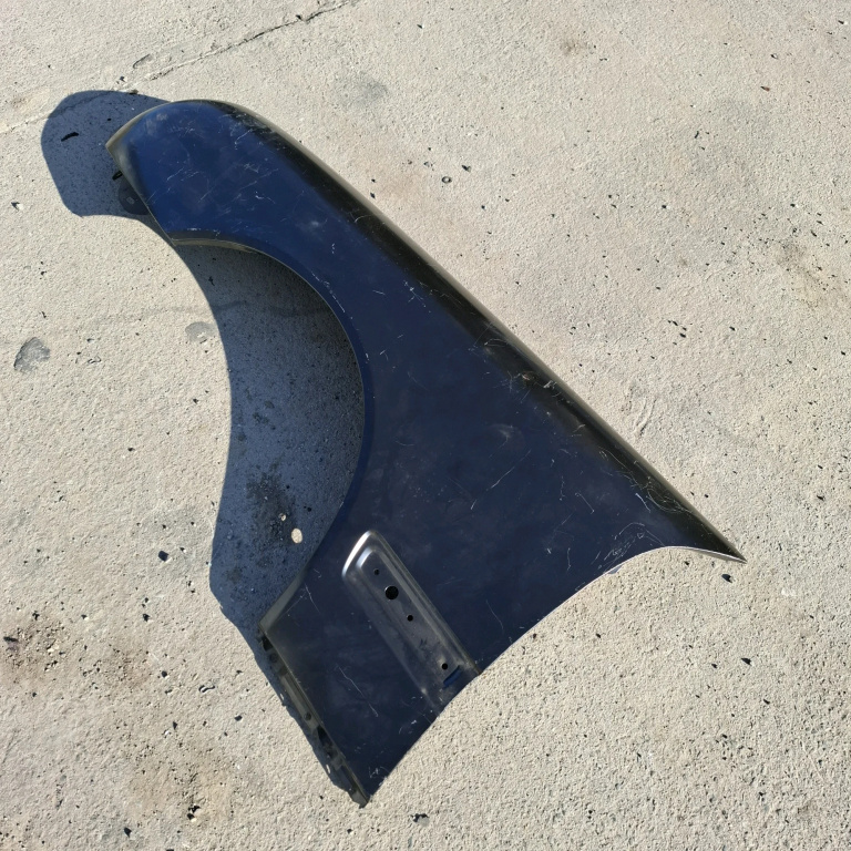Aripa Mercedes-Benz E-Class (W210) 1995-2003 Negru Fata Stanga 13110112, 34263685