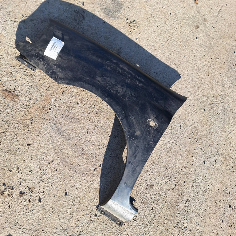Aripa Renault Clio 2 / Symbol 1 1998-2008 Negru Fata Stanga 7701472294