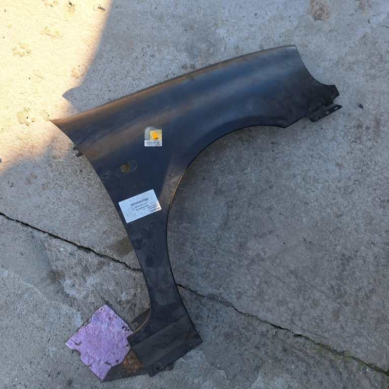 Aripa Renault Clio 2 / Symbol 1 1998-2008 Negru Dreapta Fata 7701473026, 1Bu9322, 285938136 Master S.A.