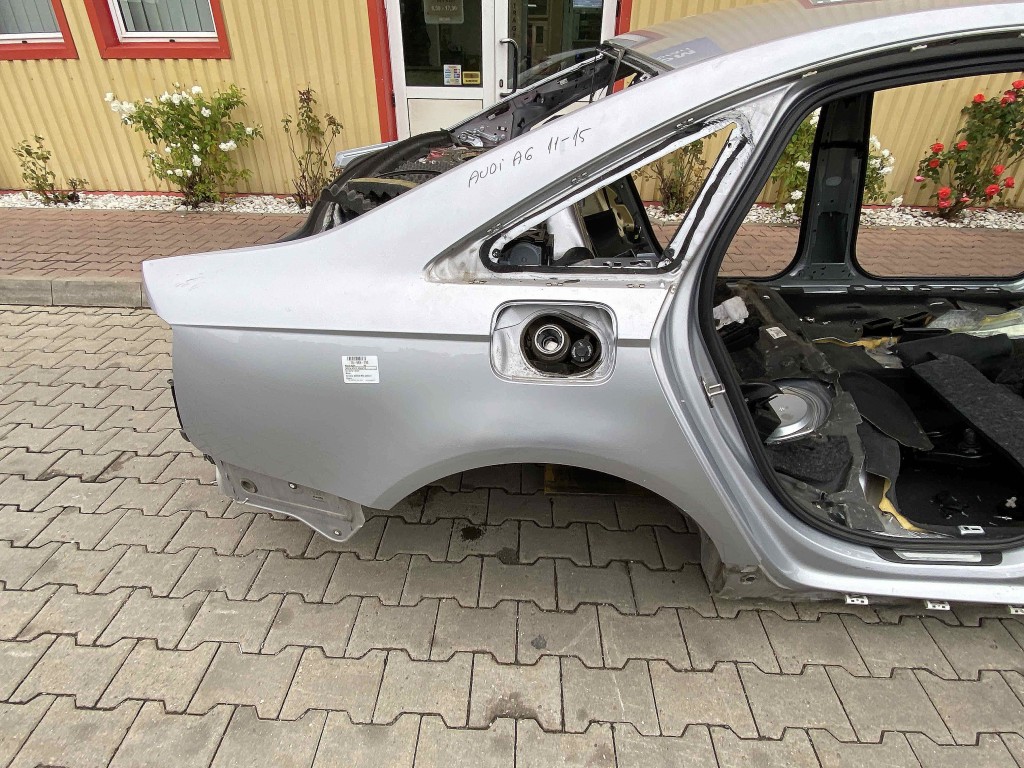 ARIPA SPATE DREAPTA AUDI A6 - - (2015 2018)