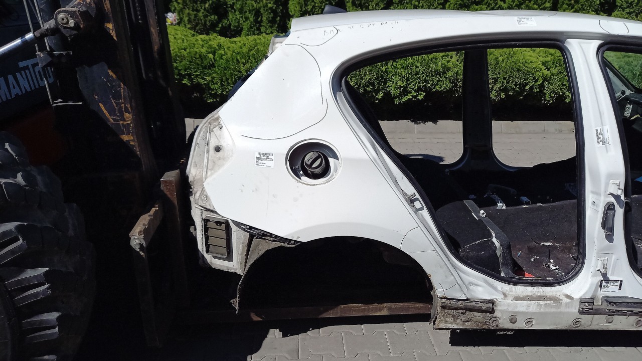 ARIPA SPATE DREAPTA BMW SERIA 1 E 87 - - (2007 2011)