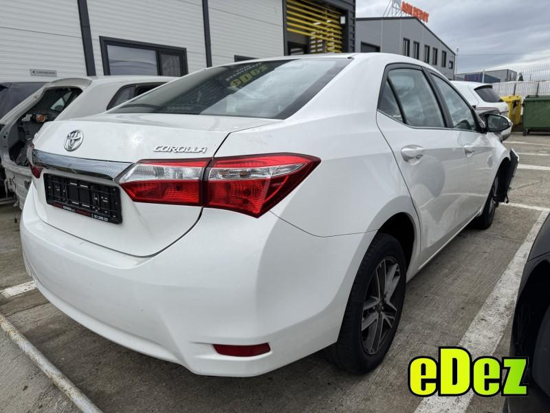 Aripa spate dreapta culoare alba Toyota Corolla (2012-2018)