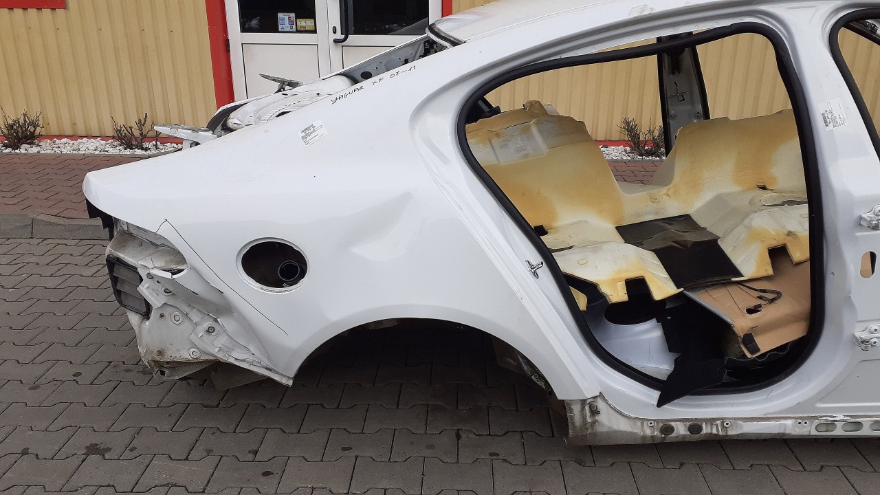 ARIPA SPATE DREAPTA JAGUAR XF - - (2007 2011)
