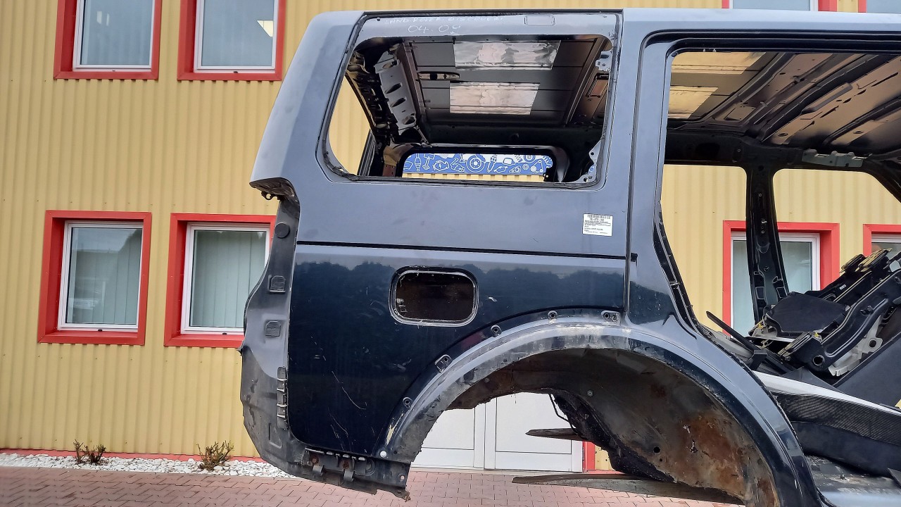 ARIPA SPATE DREAPTA LAND ROVER DISCOVERY - - (2004 2009)